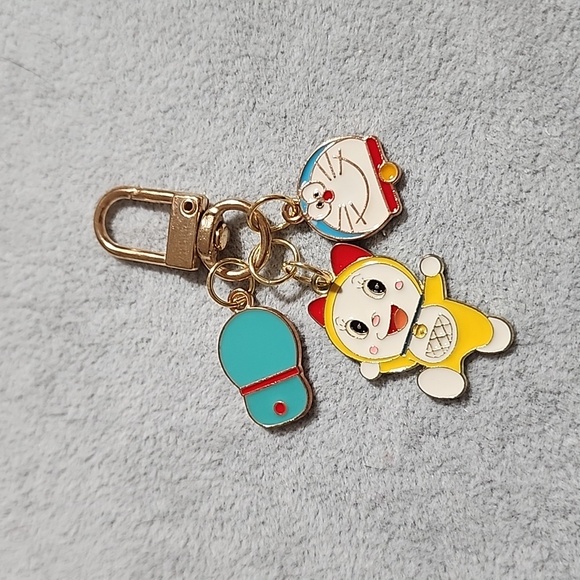 🔥🔛SALE🔥Handmade Doreamon Metal Keychain - Picture 3 of 4